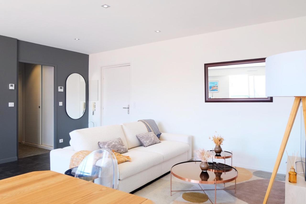 Magnifique Appartement, En Hyper Centre, Avec Terrasse Et Place De Parking 比亚里茨 外观 照片