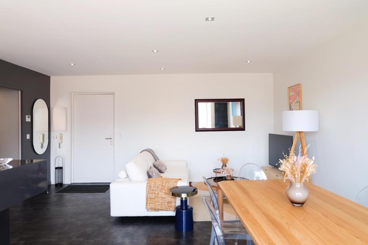 Magnifique Appartement, En Hyper Centre, Avec Terrasse Et Place De Parking 比亚里茨 外观 照片