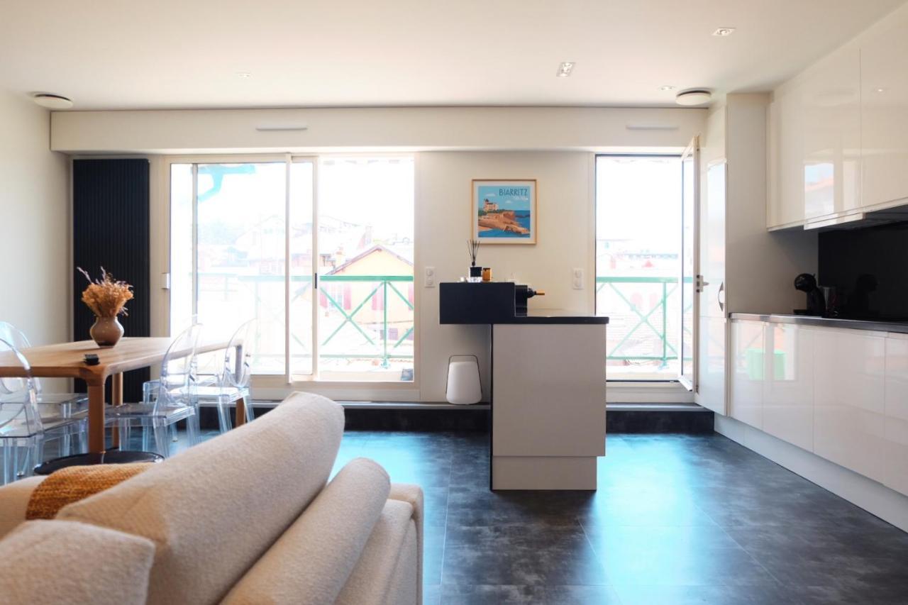 Magnifique Appartement, En Hyper Centre, Avec Terrasse Et Place De Parking 比亚里茨 外观 照片