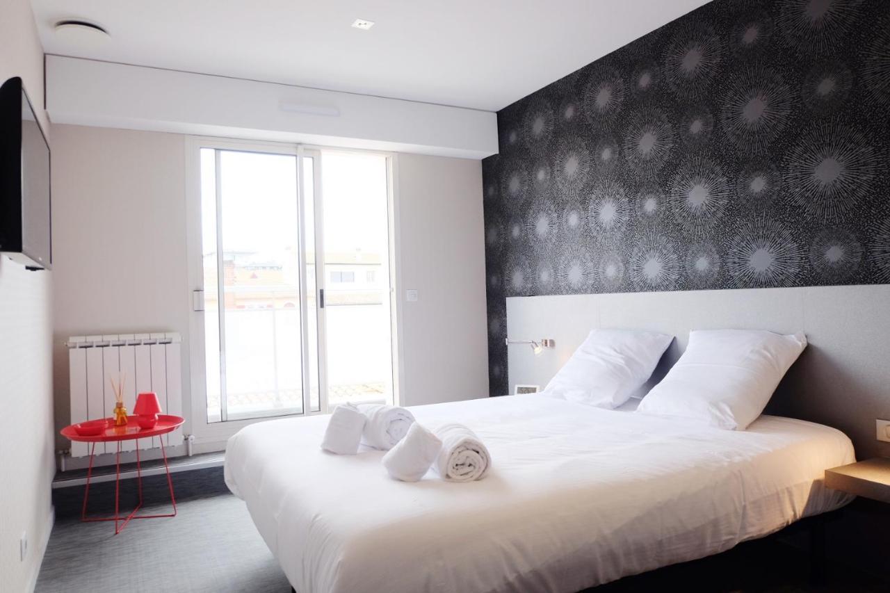 Magnifique Appartement, En Hyper Centre, Avec Terrasse Et Place De Parking 比亚里茨 外观 照片