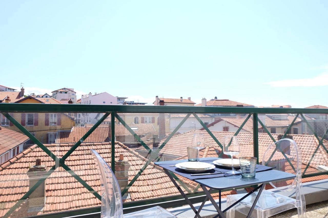Magnifique Appartement, En Hyper Centre, Avec Terrasse Et Place De Parking 比亚里茨 外观 照片